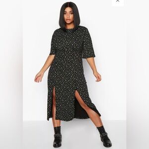 Boohoo Plus Flutter Sleeve Black Floral Midi Dress - Size US 16